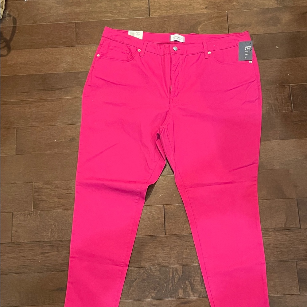 Crown & Ivy Fuchsia Pants